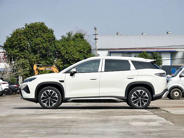 外观-比亚迪宋Ultra EV 2026款710KM卓越型(4)