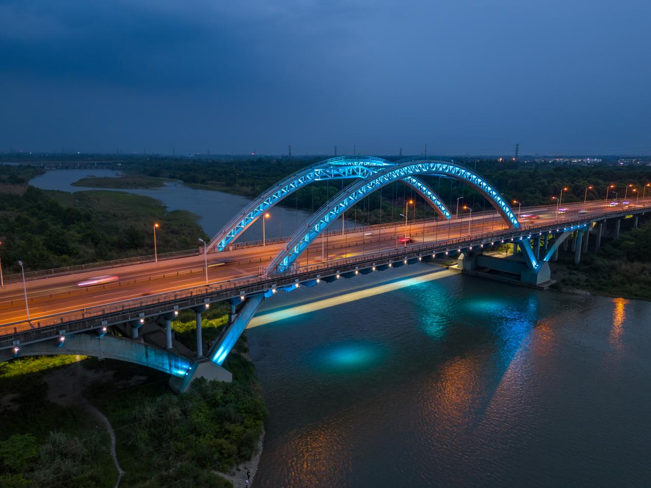 Qu’est-ce qu’un projecteur LED et où fonctionne-t-il le mieux en extérieur ?