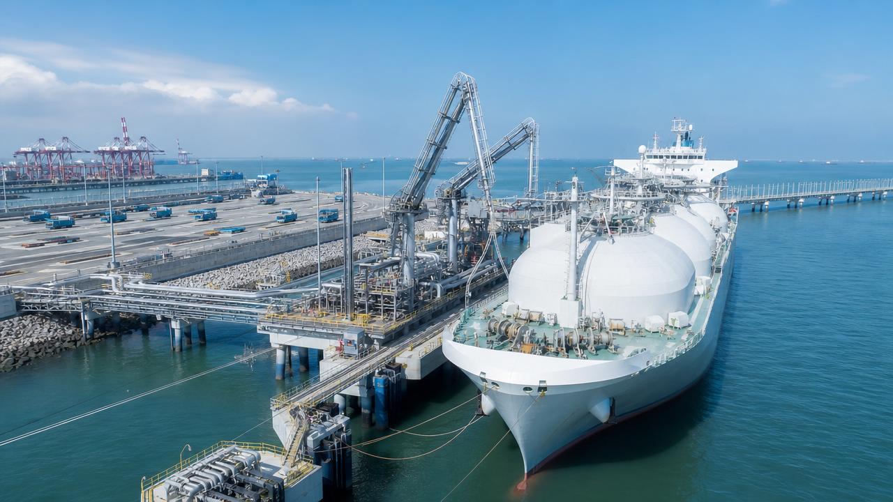 Shanghai Yangshan Phase IV Launches LNG Vessel Dedicated Berth Shanghai Yangshan Phase IV Launches LNG Vessel Dedicated Berth