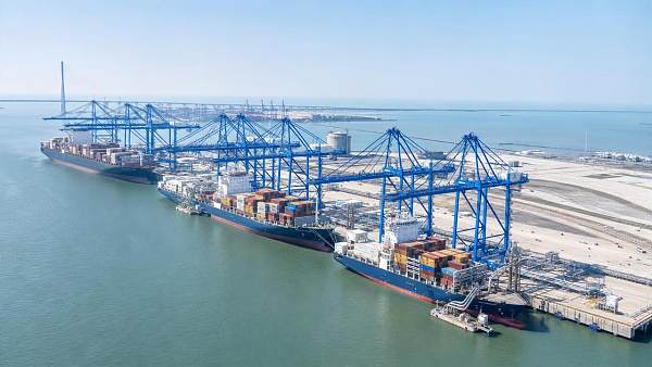 Shanghai Port Launches Dedicated LNG Bunkering Berths at Yangshan Phase IV