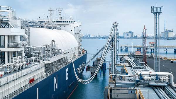 What weak links disrupt the LNG transport chain first?