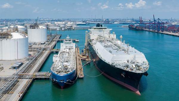 China Cuts Refined Oil Prices, Easing Short-Term Marine Fuel Cost Pressure