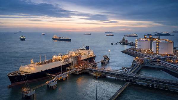 Four U.S. LNG Cargoes Divert to China in Mid-June