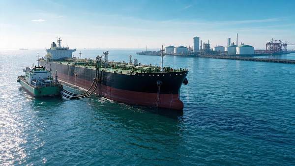 Shanghai Port Extends Green Methanol Bunkering to Anchorage
