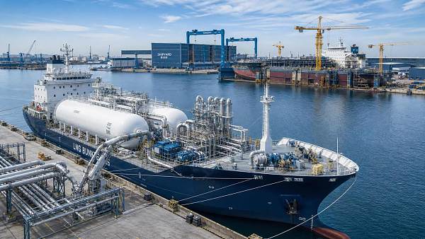 MPA Extends LNG Bunkering Vessel Exemption to Sept. 30, 2026