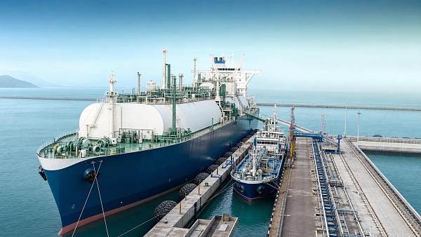 How Dual-Fuel Marine Systems Are Evolving in Europe Under Fuel and Emissions Pressure