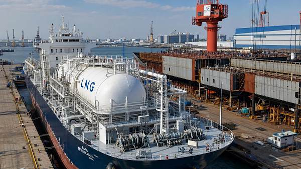 IMO Adopts LNG Tank Stress Rules for Immediate Use