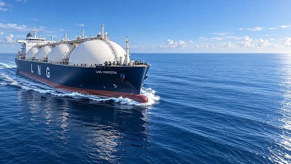 How Naval Architecture Fellows Apply Hydrodynamics to Optimize Hull Resistance