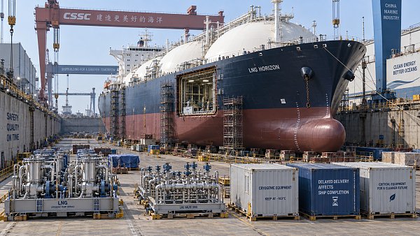 Can Shipping Delays Invalidate a Shipbuilding Project Schedule?