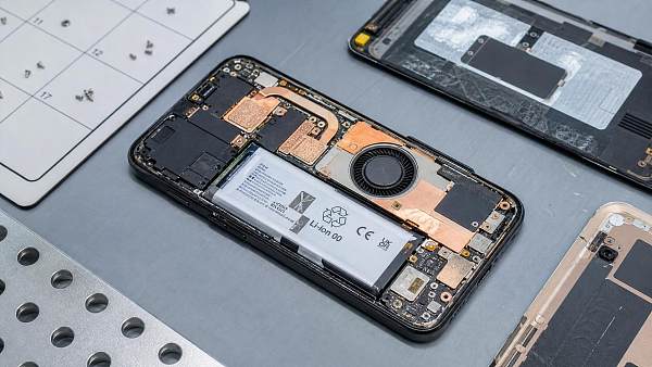 Compact Thermal Management in Smart Devices: Common Failure Risks