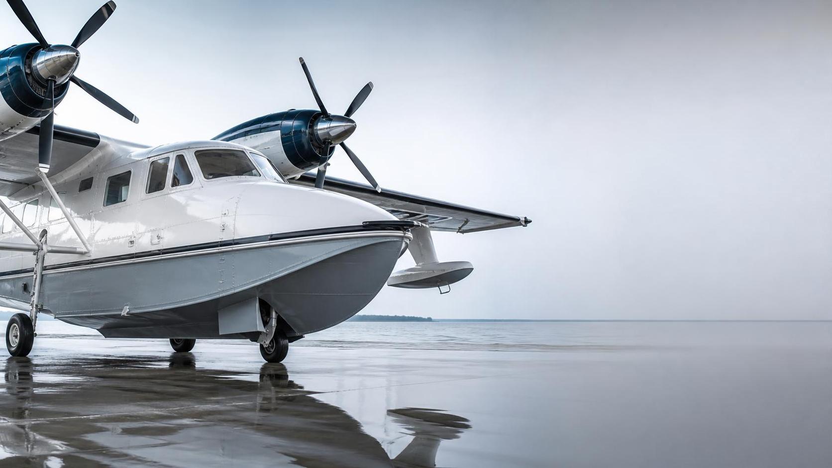 How to check amphibious aircraft components before water operations
