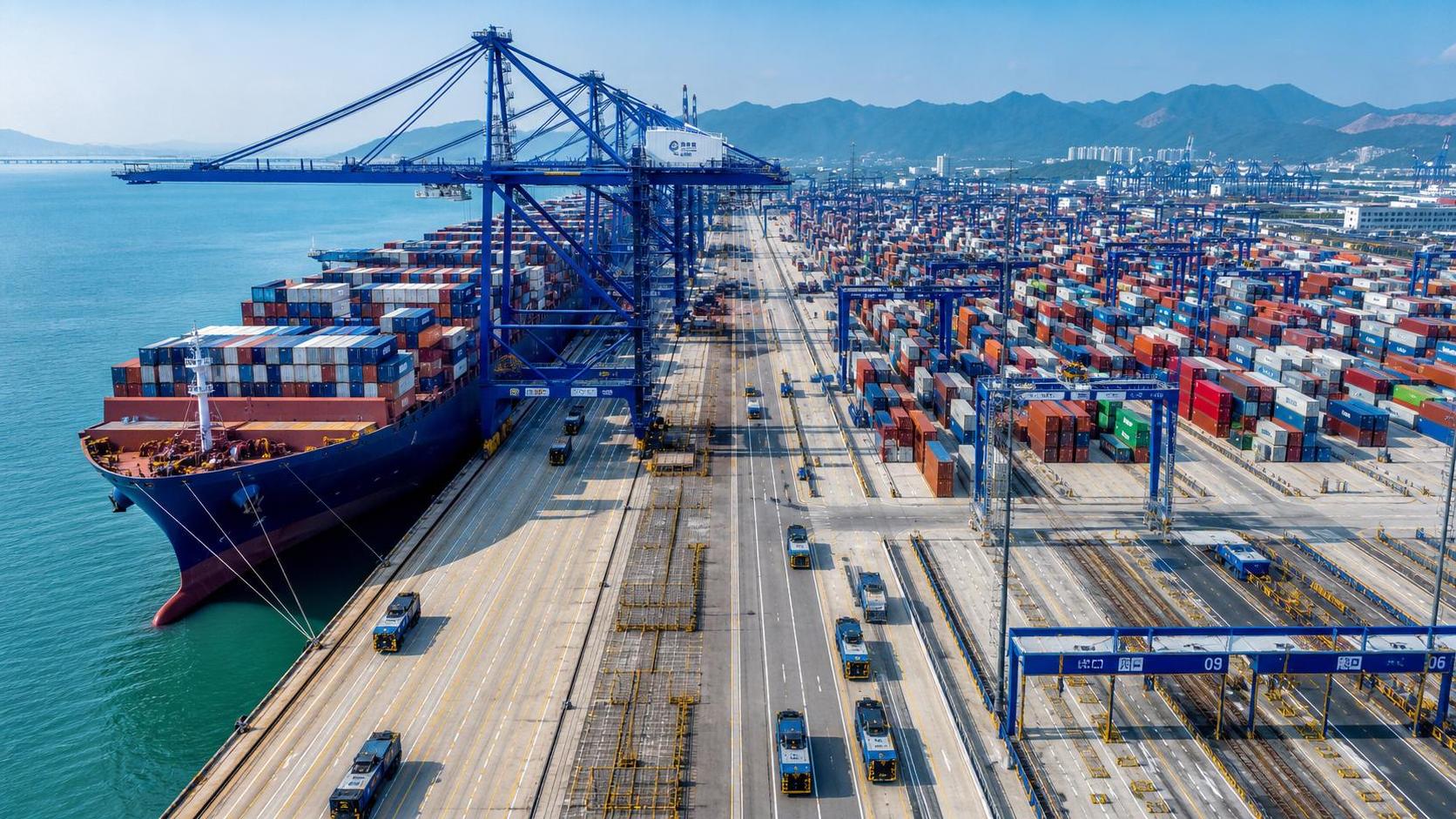 Mega Port Terminal Operations: Which KPIs Matter Most for Capacity Planning?