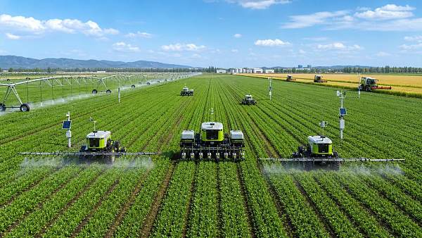When Do Agricultural Automation Systems Pay Off on Farms?