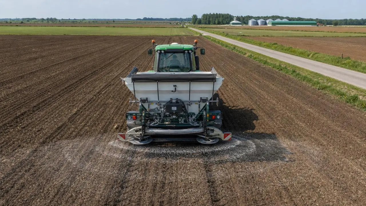 Precision Fertilization Tools: Key Features, Compatibility, and Total Cost Before You Buy