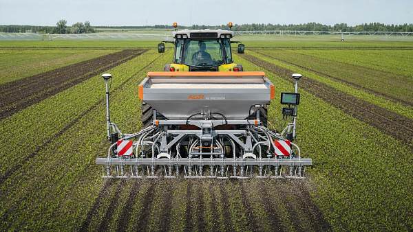 Precision Fertilization Tools: How to Compare Accuracy, Compatibility, and ROI