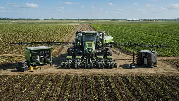 How Farm Machinery Intelligence Improves Seeding, Spraying, and Maintenance Planning