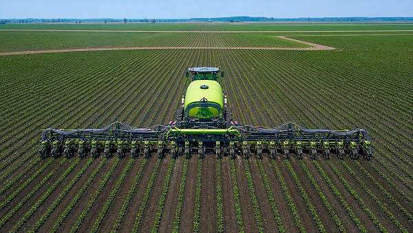 How to Match Large-Scale Farm Equipment Working Width to Field Size and Crop Rows