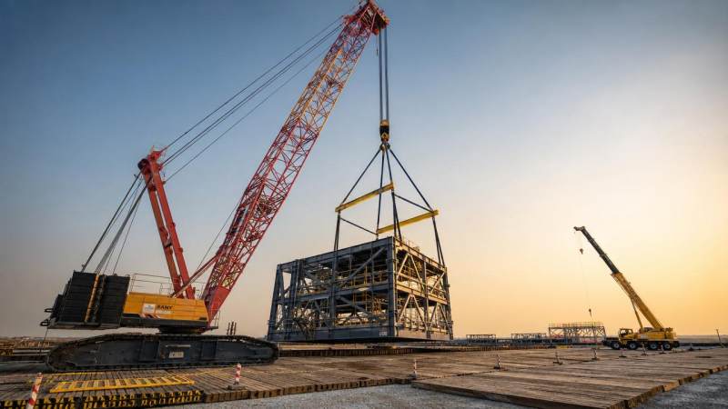 When do crawler cranes beat mobile cranes on site? When do crawler cranes beat mobile cranes on site?