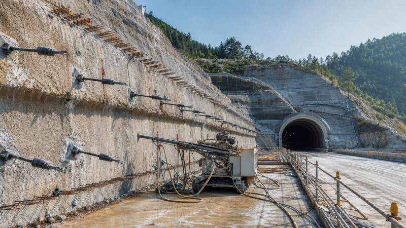 Geotechnical Construction Methods: When to Use Soil Nailing, Anchors, or Grouting Geotechnical Construction Methods: When to Use Soil Nailing, Anchors, or Grouting