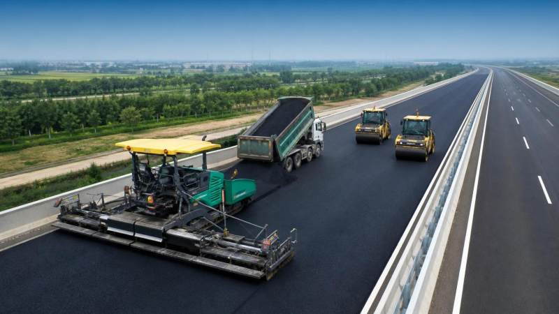 How to Select Highway Paving Equipment for High-Volume Asphalt Projects