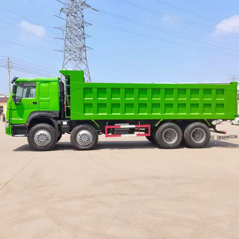 Sinotruk Howo 375HP 8x4 12 wheels Dump Truck Loading 50 Tons