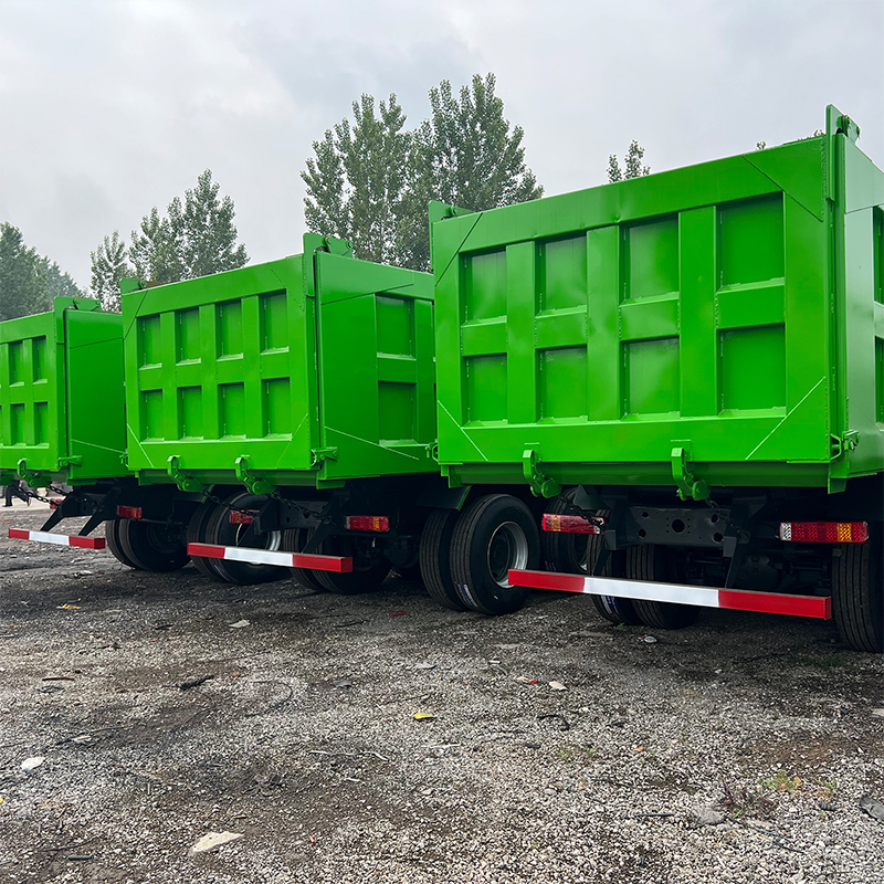 Sinotruk Howo 375HP 8x4 12 wheels Dump Truck Loading 50 Tons