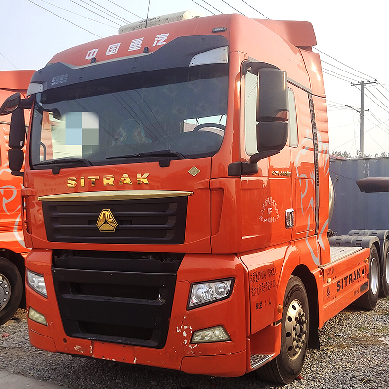 Sinotruk C7H Heavy Truck 440HP 6x4 CNG Tractor