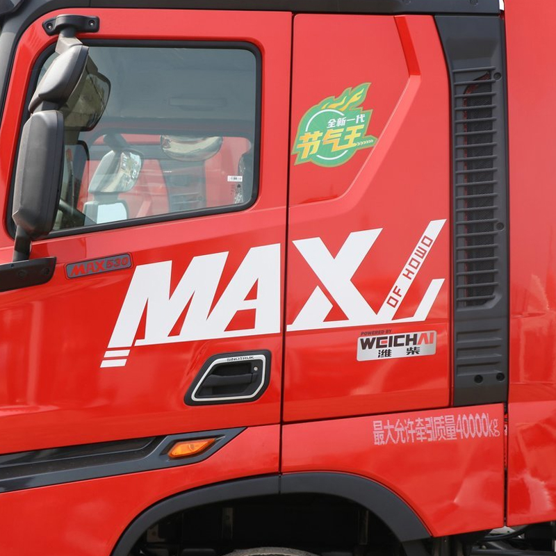 Sinotruk Howo Max Heavy Truck 530HP 4x2 LNG Tractor