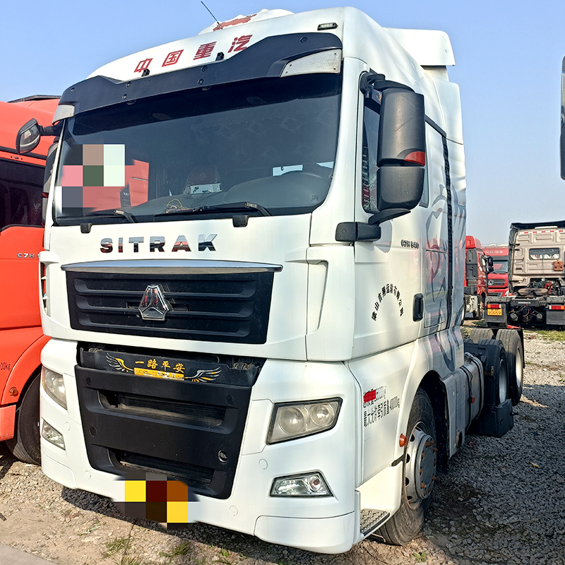 Sinotruk C7H Heavy Truck 540HP 6x4 Automatic Tractor