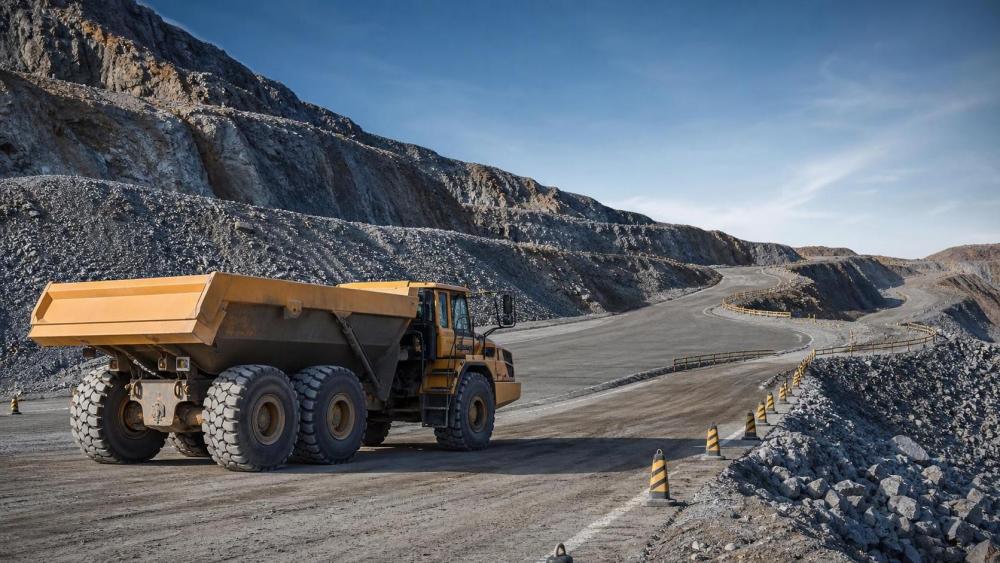 Articulated Dump Trucks Safety Checklist for Daily Operation, Loading, and Site Traffic Articulated Dump Trucks Safety Checklist for Daily Operation, Loading, and Site Traffic