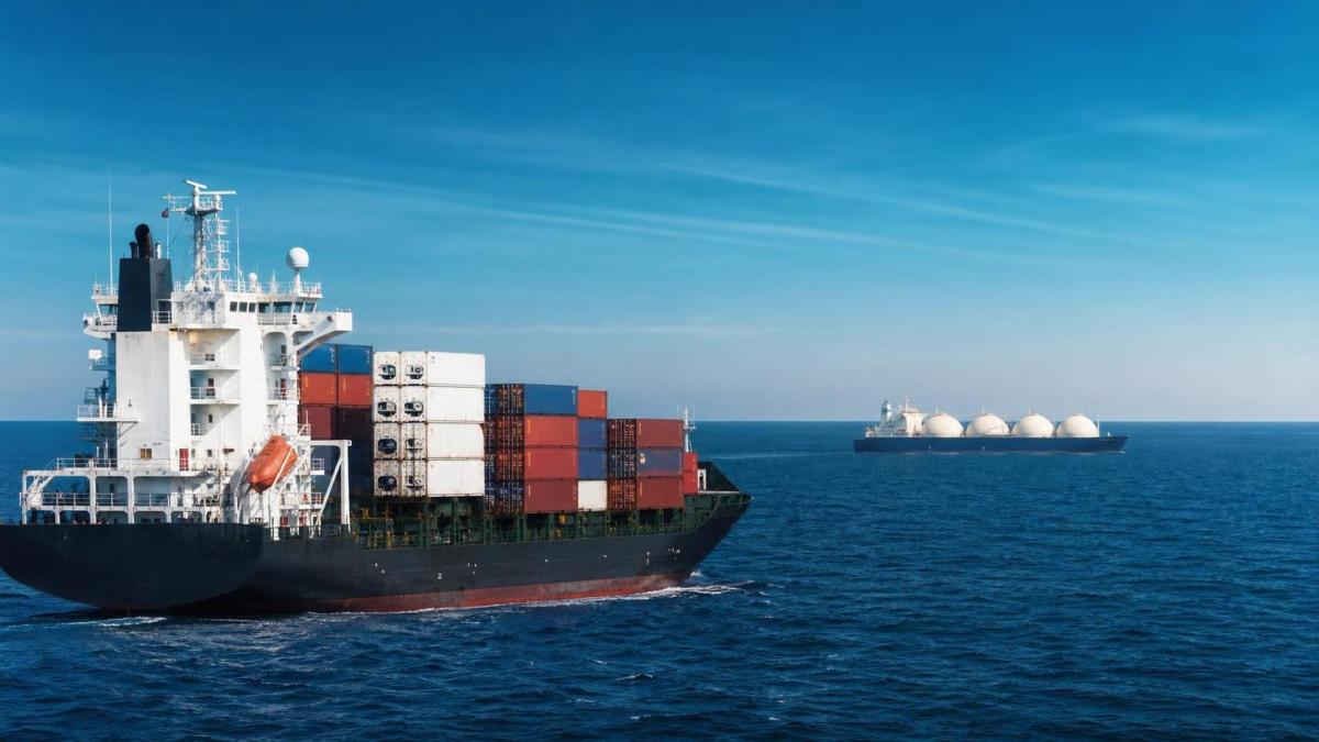 Vessel Connectivity for Cargo Ships: Solving Data Gaps at Sea Vessel Connectivity for Cargo Ships: Solving Data Gaps at Sea