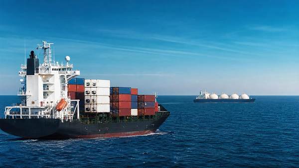 Vessel Connectivity for Cargo Ships: Solving Data Gaps at Sea