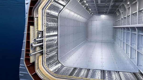 What drives membrane containment systems cost in LNG projects?