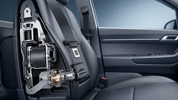 Pre-Tensioning Seatbelts or Retractors: What Matters More?