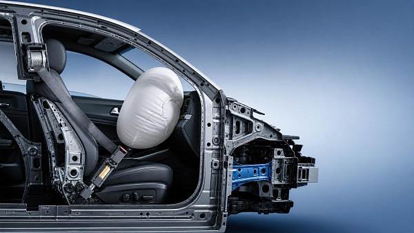 Do pre-tensioning seatbelts reduce injury in real crashes