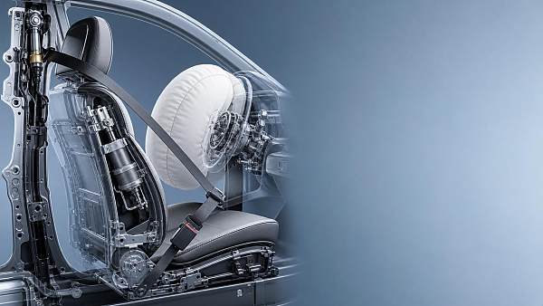 How pre-tensioning seatbelts reduce injury in real crashes