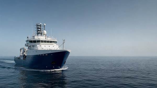 When satellite positioning systems fail at sea