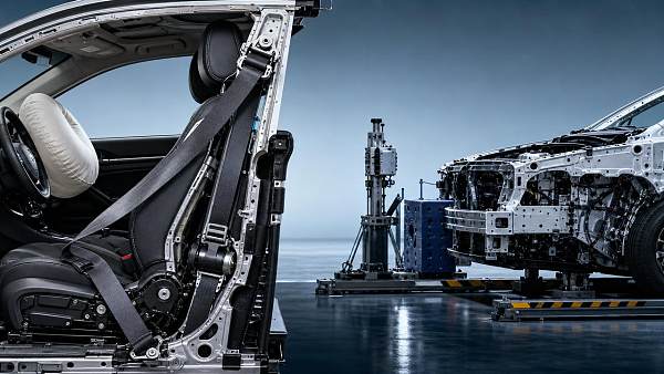Why pre-tensioning seatbelts fail in some crash tests