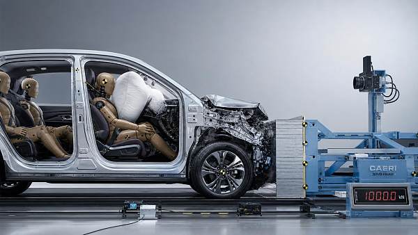 Extreme Collision Parameters: Which Test Metrics Matter Most in Safety Validation?