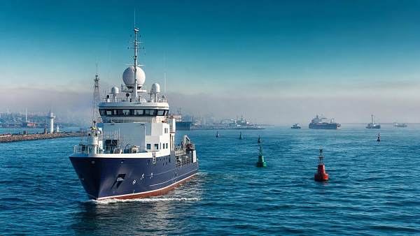 Marine Signal Processing Explained: How Filtering and Target Detection Improve Navigation