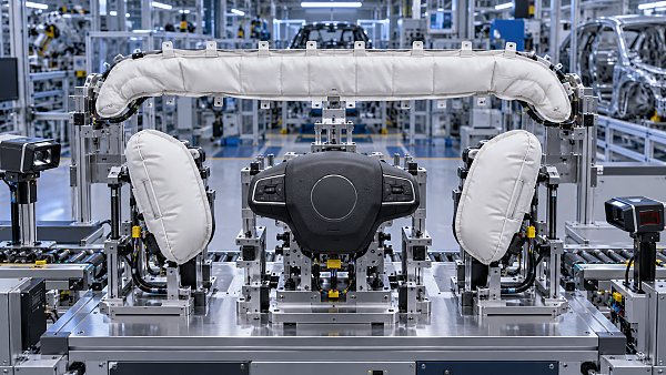How Can Buyers Compare Automotive Airbag Suppliers Using the Same Criteria?