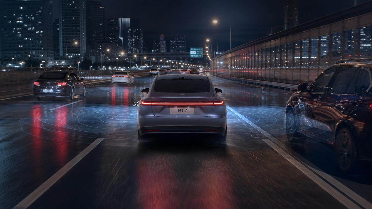 How mm-wave sensing is changing blind spot accuracy