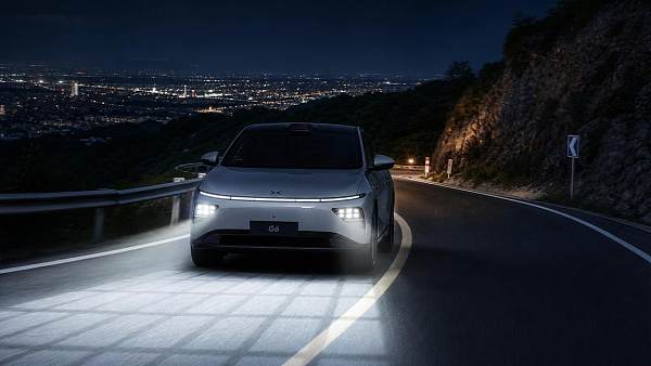 How optical matrix algorithms improve night driving safety