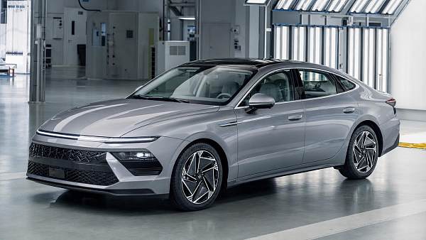 How automotive exterior components shape cost and safety