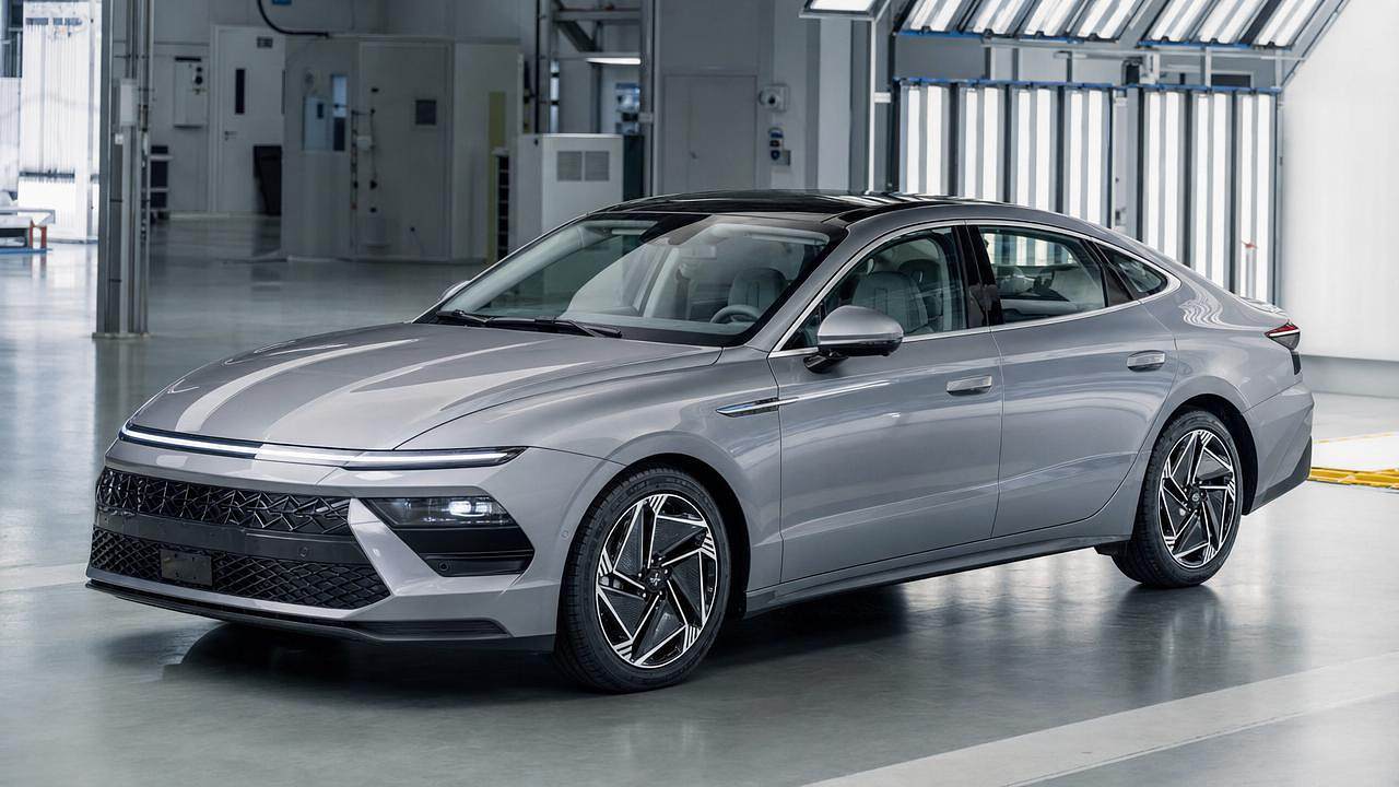 How automotive exterior components shape cost and safety How automotive exterior components shape cost and safety