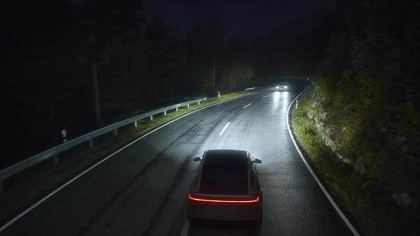 When matrix projection improves visibility without added glare