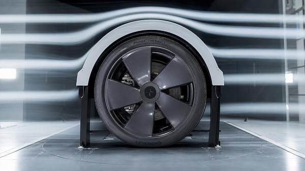 CFD Simulations for Low-Drag Wheel Design: What Parameters Matter?