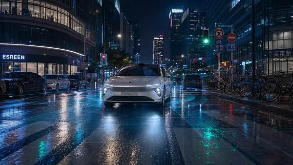 How Dynamic Driving Perception Systems Improve Detection in Urban Traffic