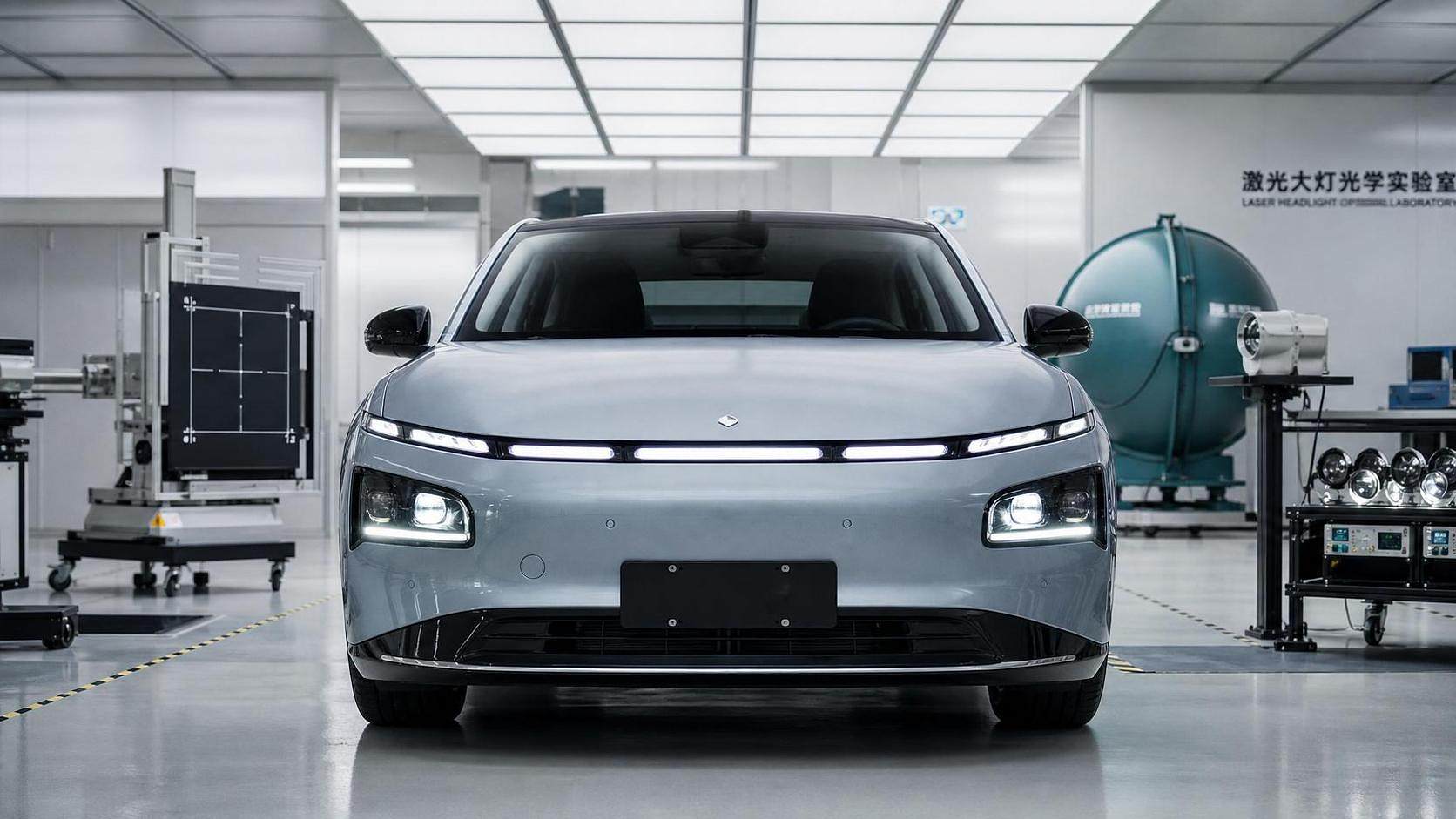 US DOT Draft Targets Redundant Anti-Glare Modules for Laser Headlights