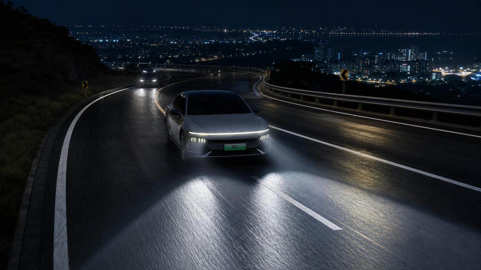Adaptive Headlights Explained: What to Compare Before Choosing a Safer Night Driving System